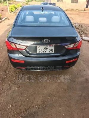 Hyundai Sonata GLS Sedan FWD (2.4L 4cyl 6A) 2012 Blue