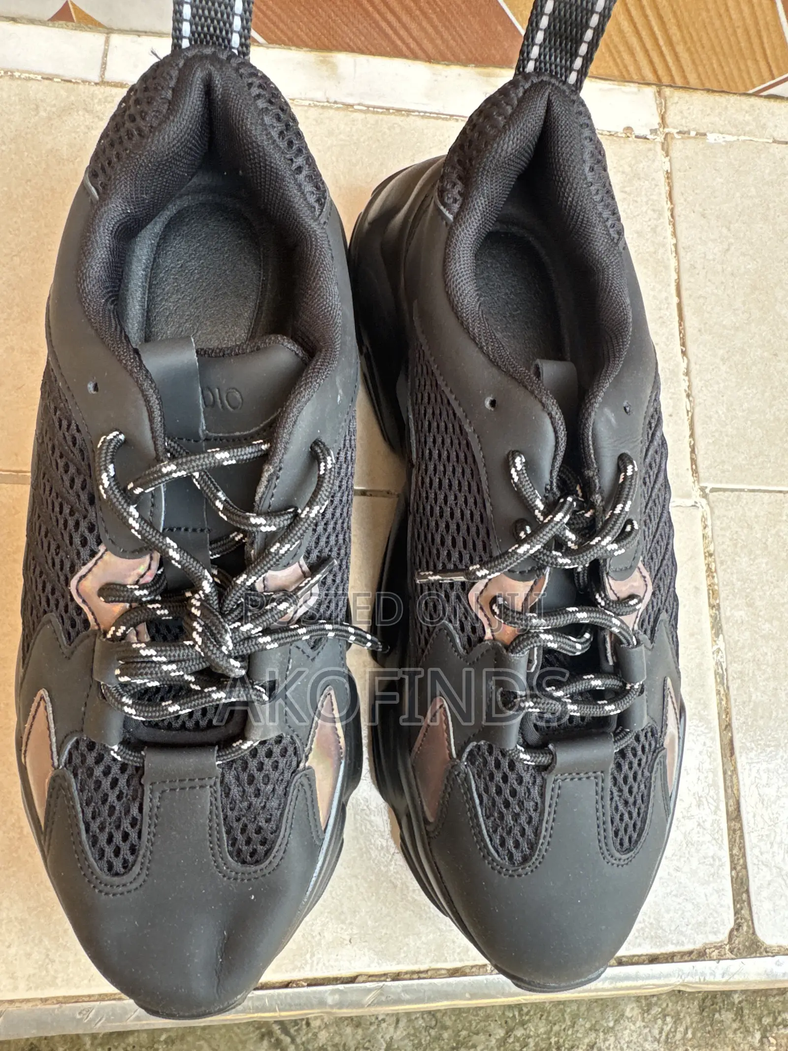 Sneakers Brand New Sneakers