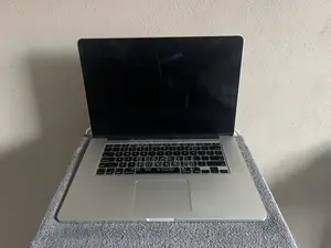 Laptop Apple MacBook Pro 4GB Intel Core i5 HDD 256GB