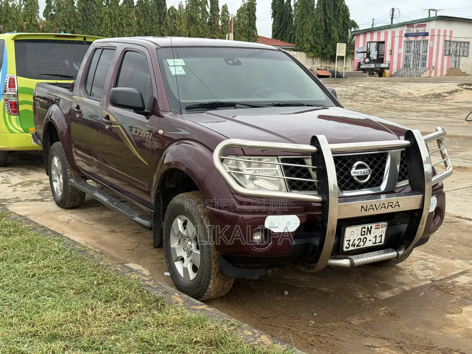 Nissan Navara 3.0 Automatic 2010 Brown