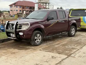 Nissan Navara 3.0 Automatic 2010 Brown