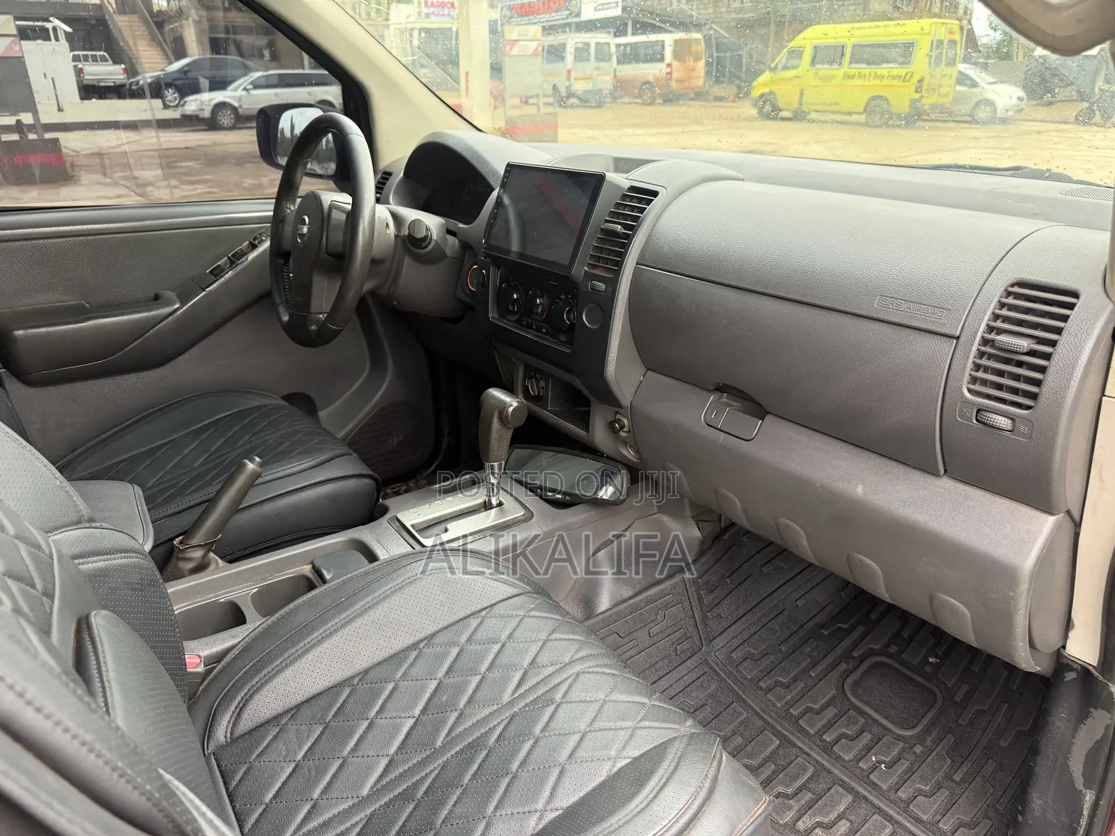 Nissan Navara 3.0 Automatic 2010 Brown