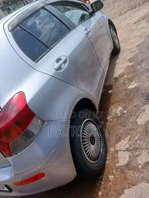 Toyota Vitz 2010 Silver