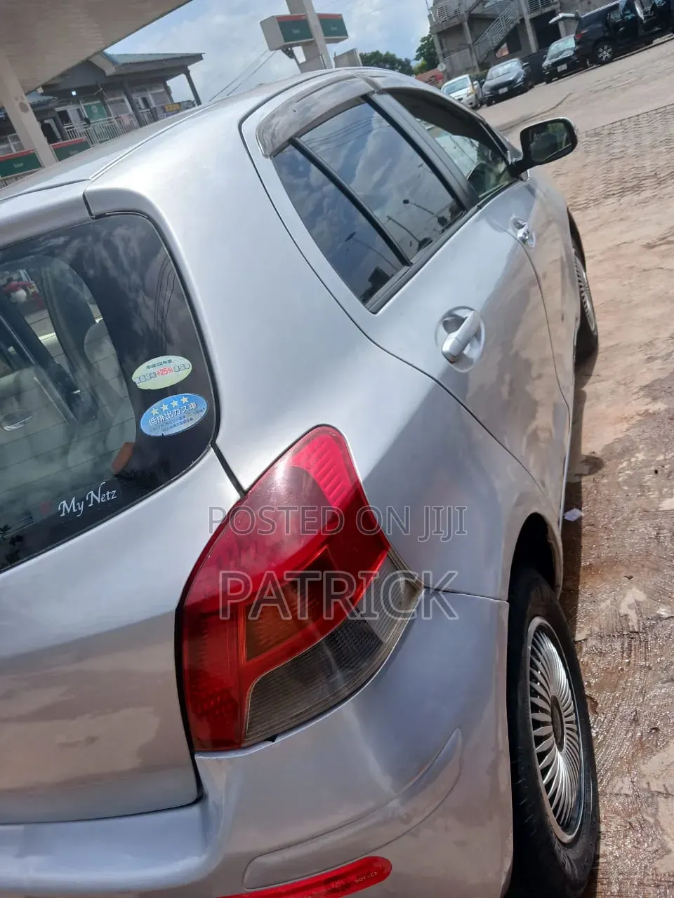 Toyota Vitz 2010 Silver