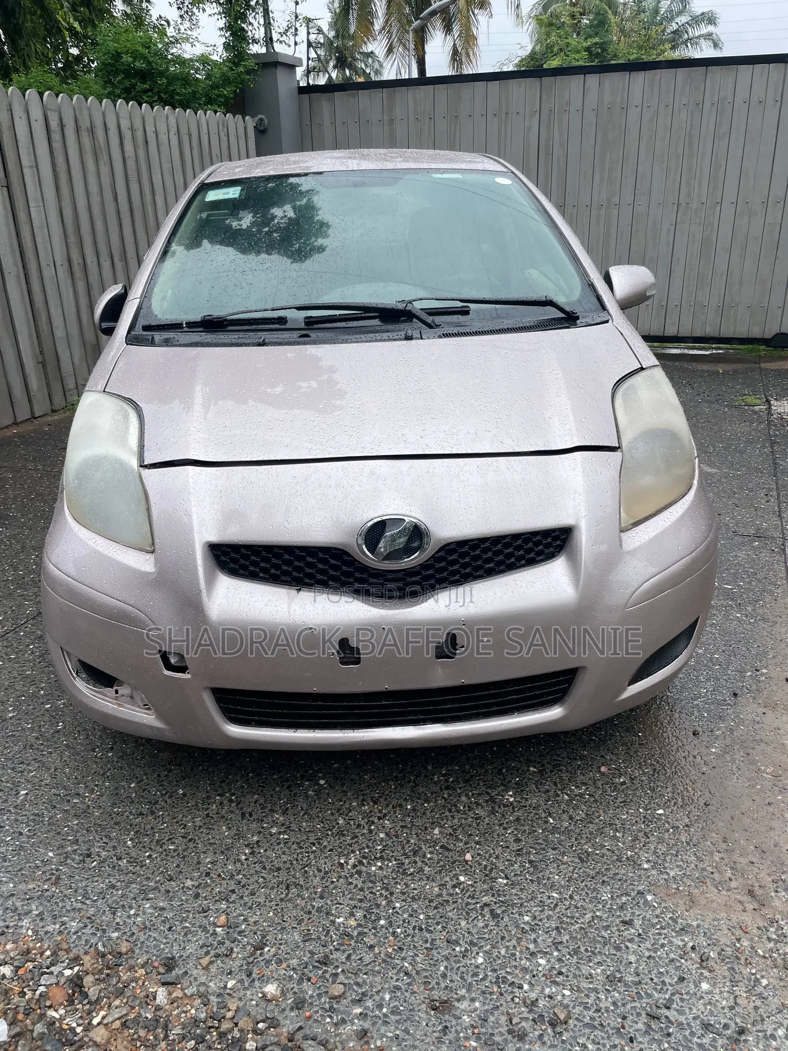 Toyota Vitz 1.3 AWD 3dr 2010 Beige