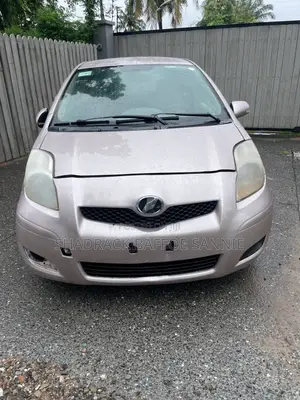 Toyota Vitz 1.3 AWD 3dr 2010 Beige