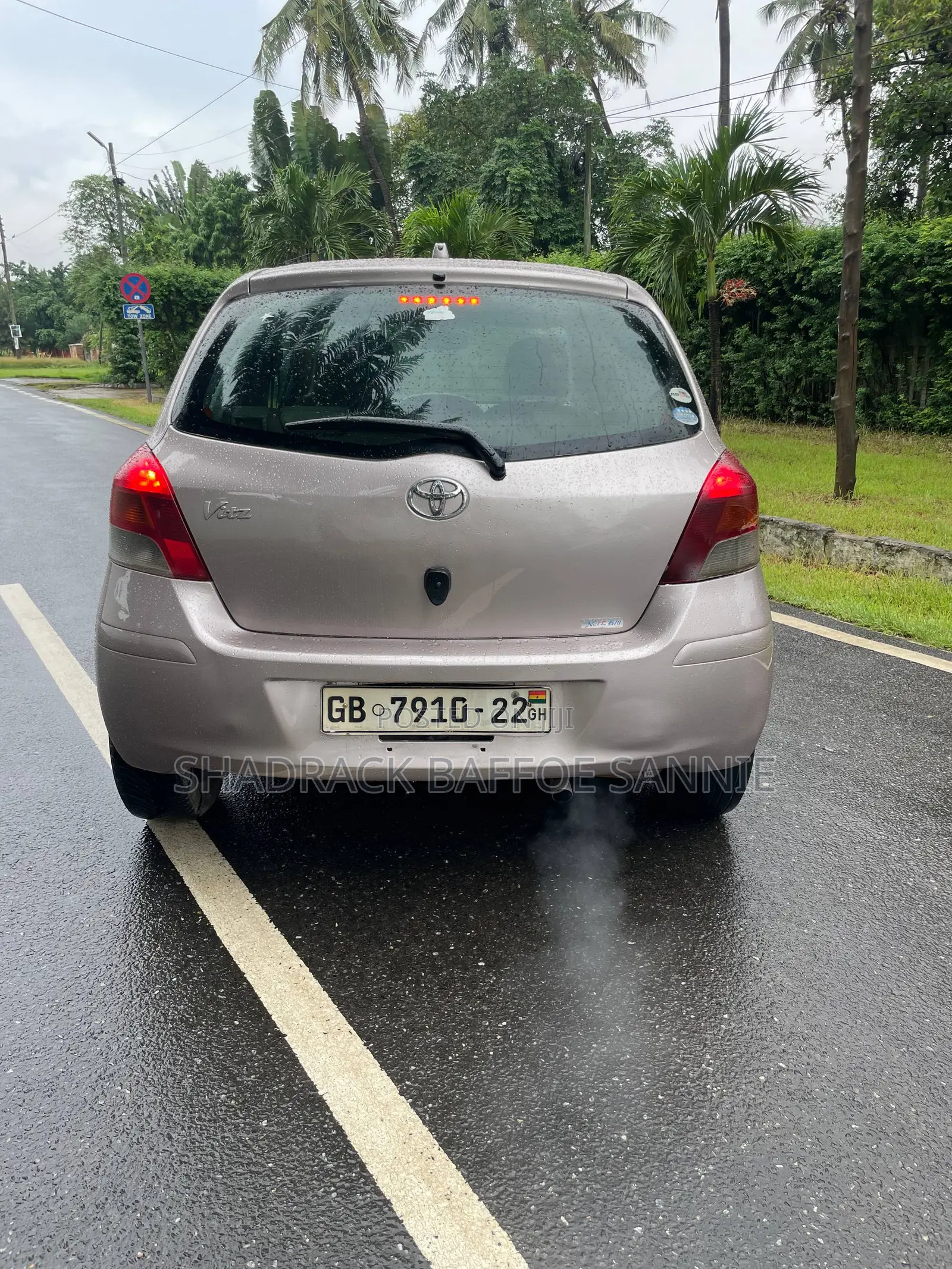 Toyota Vitz 1.3 AWD 3dr 2010 Beige