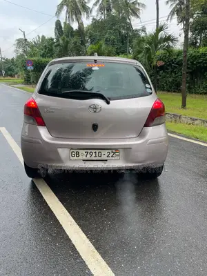 Toyota Vitz 1.3 AWD 3dr 2010 Beige
