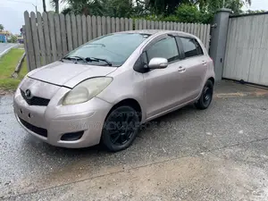 Toyota Vitz 1.3 AWD 3dr 2010 Beige