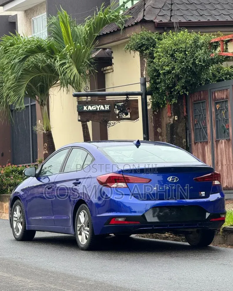 Hyundai Elantra 2019 Blue