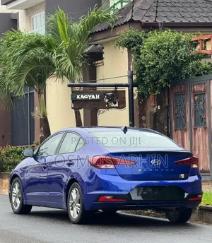 Hyundai Elantra 2019 Blue