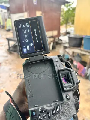 Canon 750d Eos With 18-55mm Lens