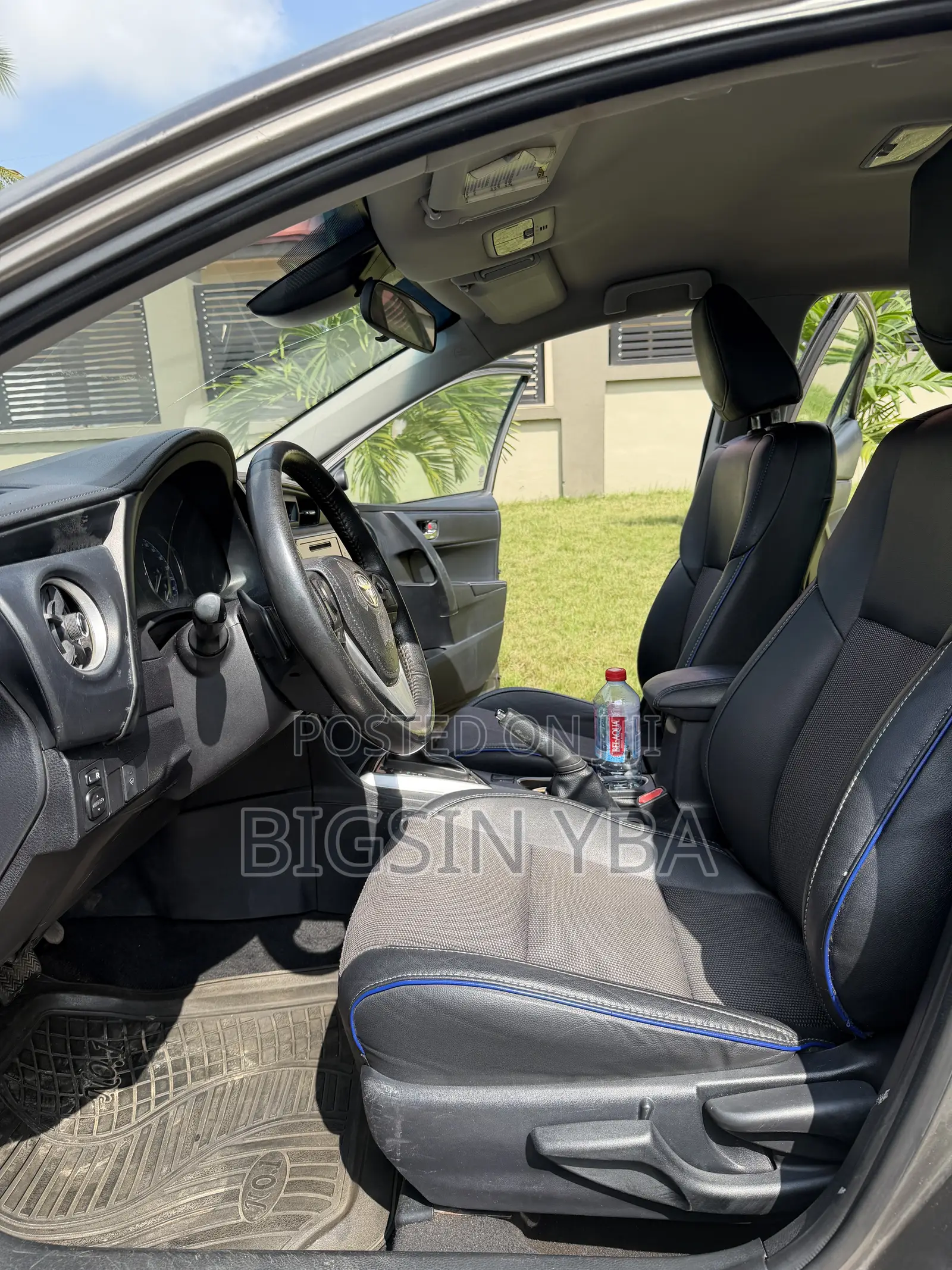 Toyota Corolla SE 4dr Sedan (1.8L 4cyl CVT) 2017 Gray