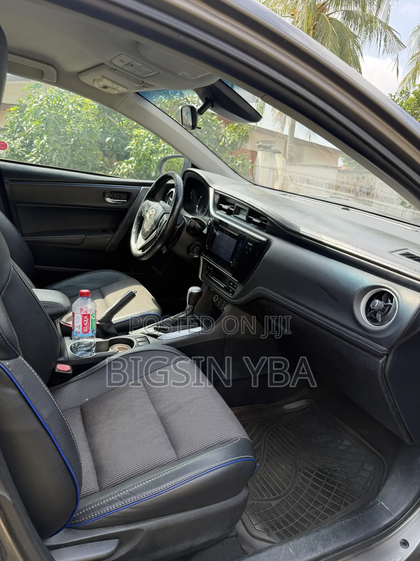 Toyota Corolla SE 4dr Sedan (1.8L 4cyl CVT) 2017 Gray