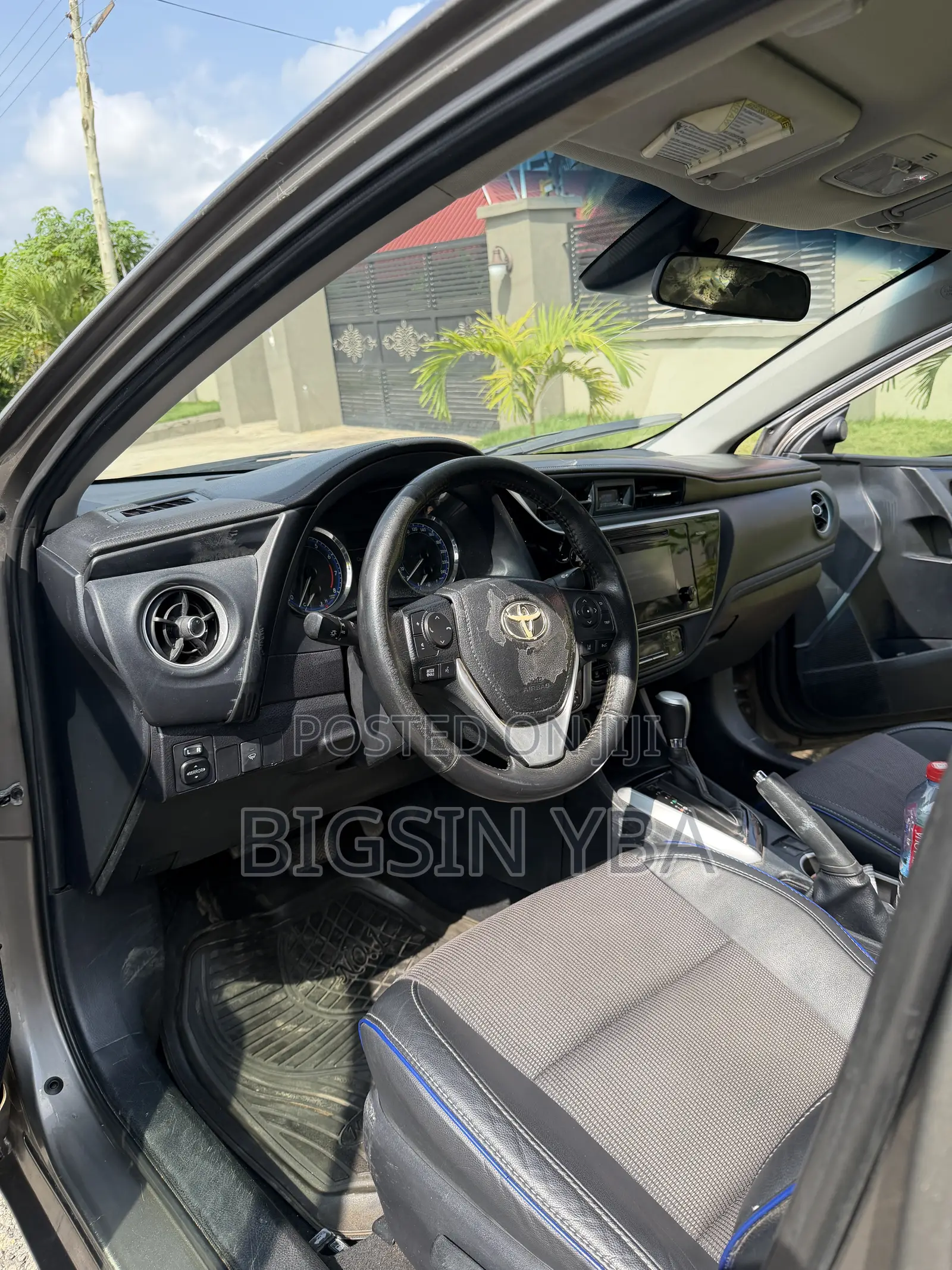 Toyota Corolla SE 4dr Sedan (1.8L 4cyl CVT) 2017 Gray