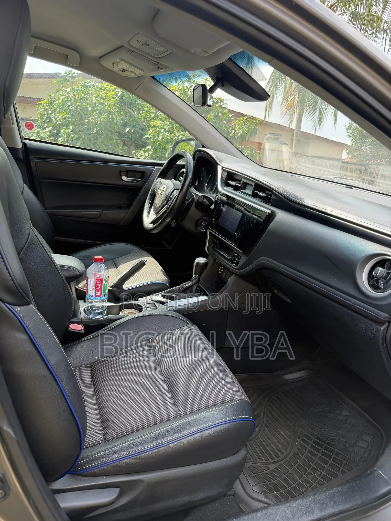 Toyota Corolla SE 4dr Sedan (1.8L 4cyl CVT) 2017 Gray