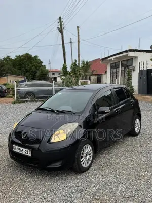 Toyota Vitz 2010 Gray