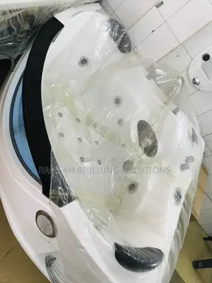 Luxury Jacuzzi Bathtub – Your Personal Home Spa Experience