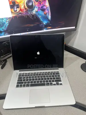 Laptop Apple MacBook Pro 2015 16GB Intel Core i7 SSD 256GB