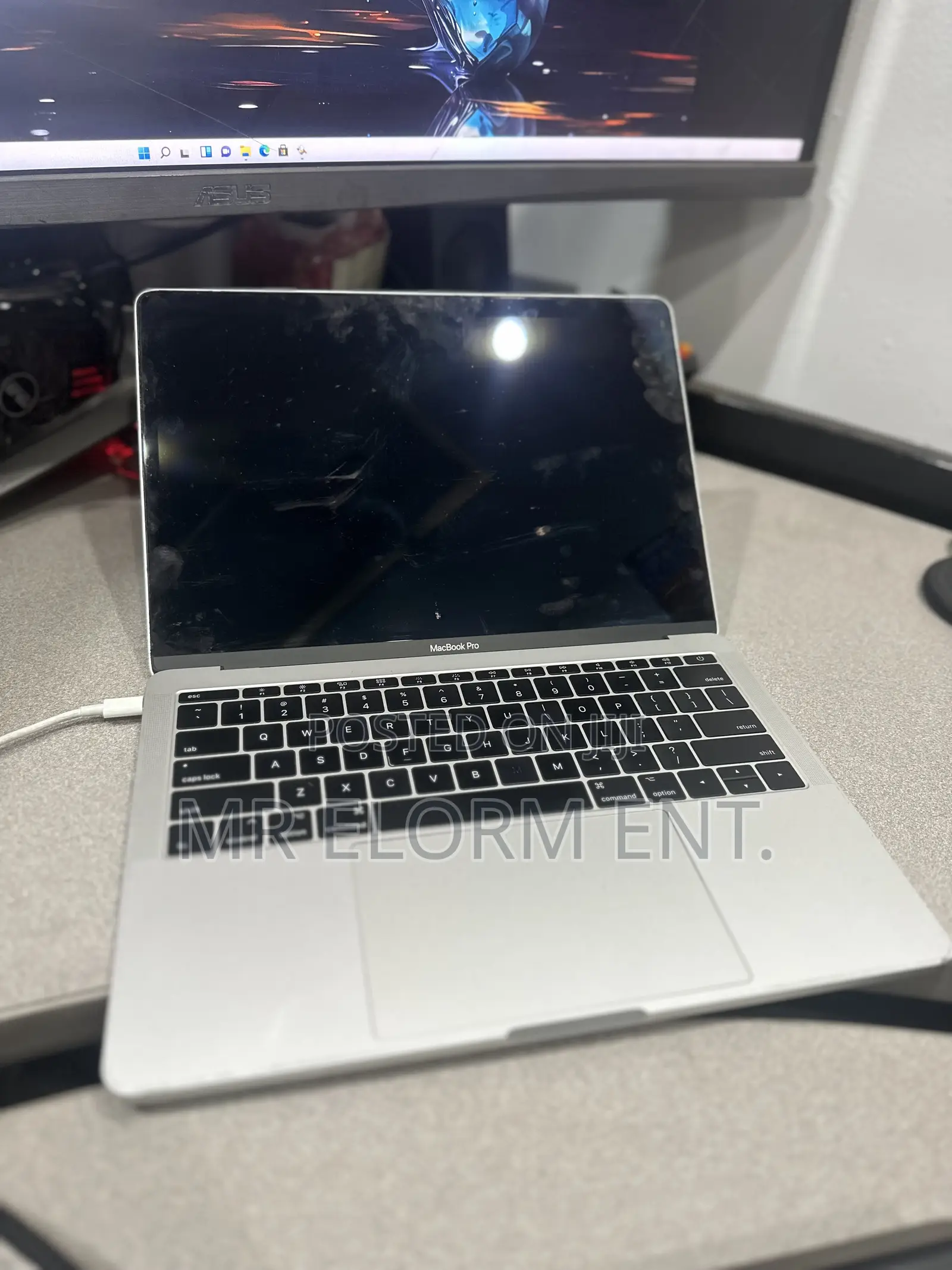 Laptop Apple MacBook Pro 2017 16GB Intel Core i5 SSD 256GB