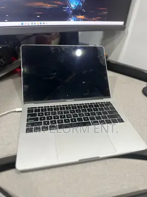 Laptop Apple MacBook Pro 2017 16GB Intel Core i5 SSD 256GB