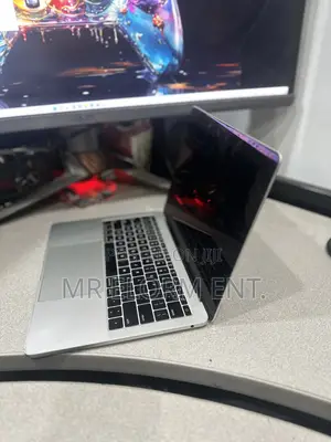 Laptop Apple MacBook Pro 2017 16GB Intel Core i5 SSD 256GB