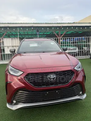 Toyota Highlander XSE AWD 2023 Red