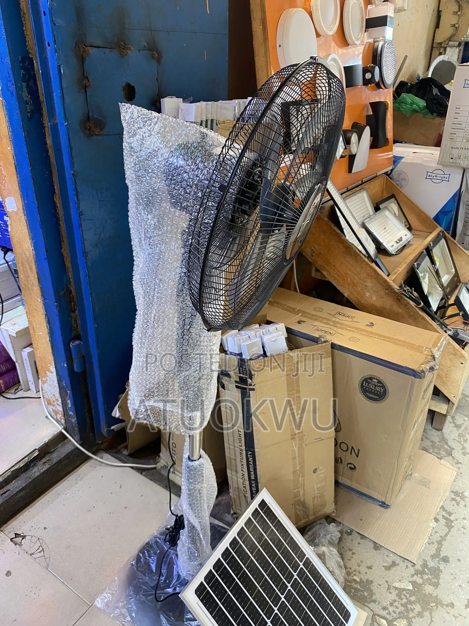 Rechargeable Fan With Solar