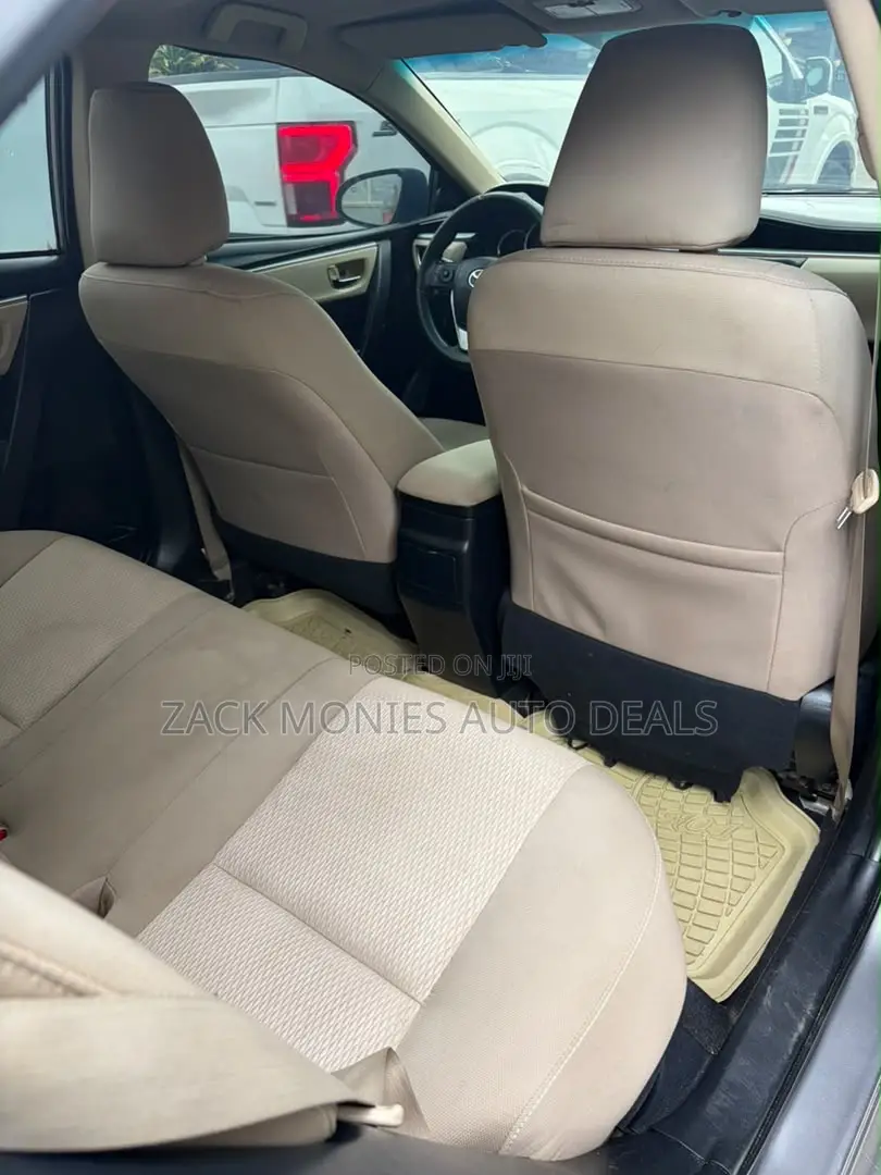 Toyota Corolla 2015 Silver