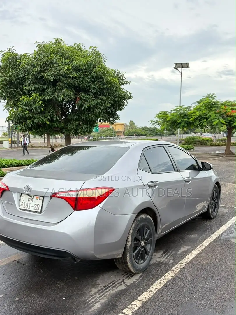 Toyota Corolla 2015 Silver