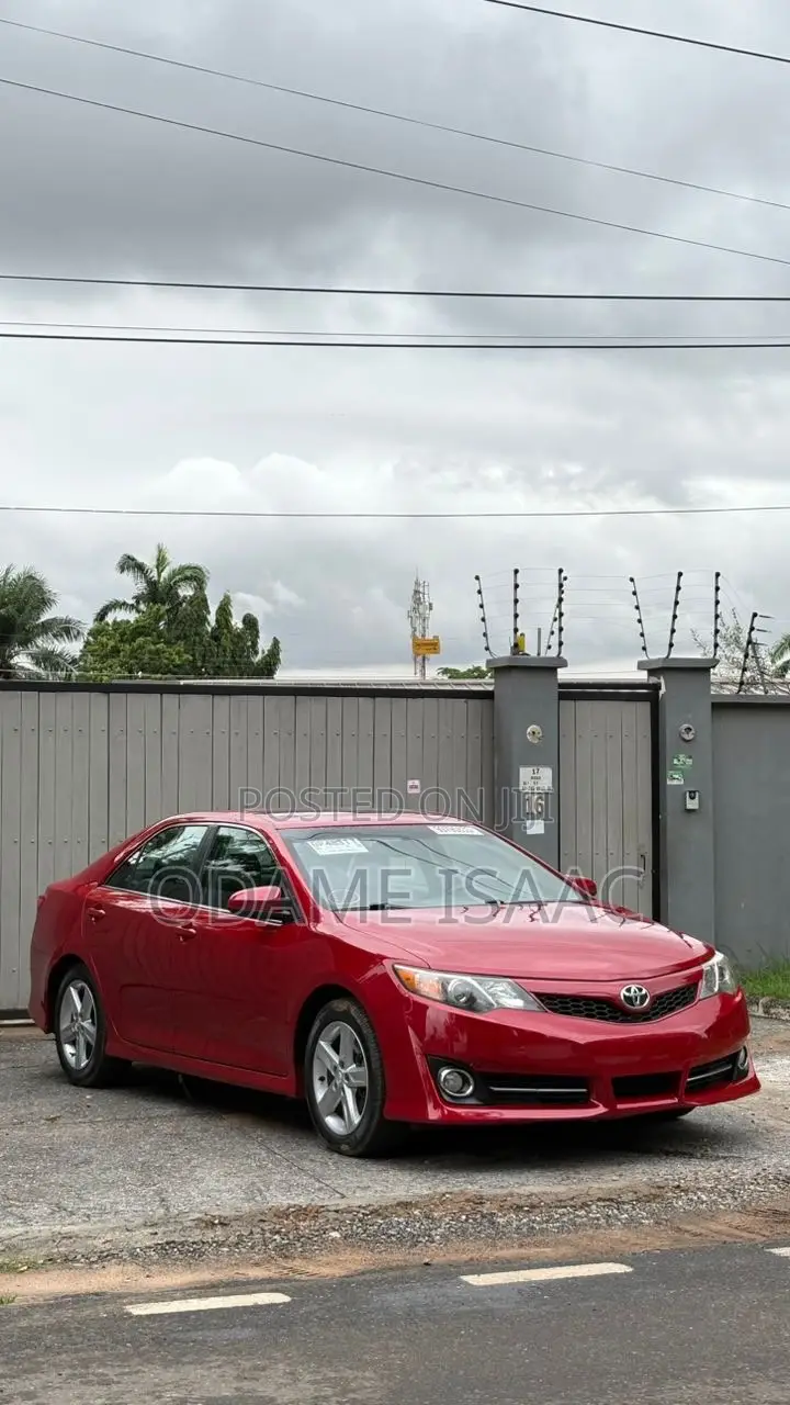 Toyota Camry 2014 Red