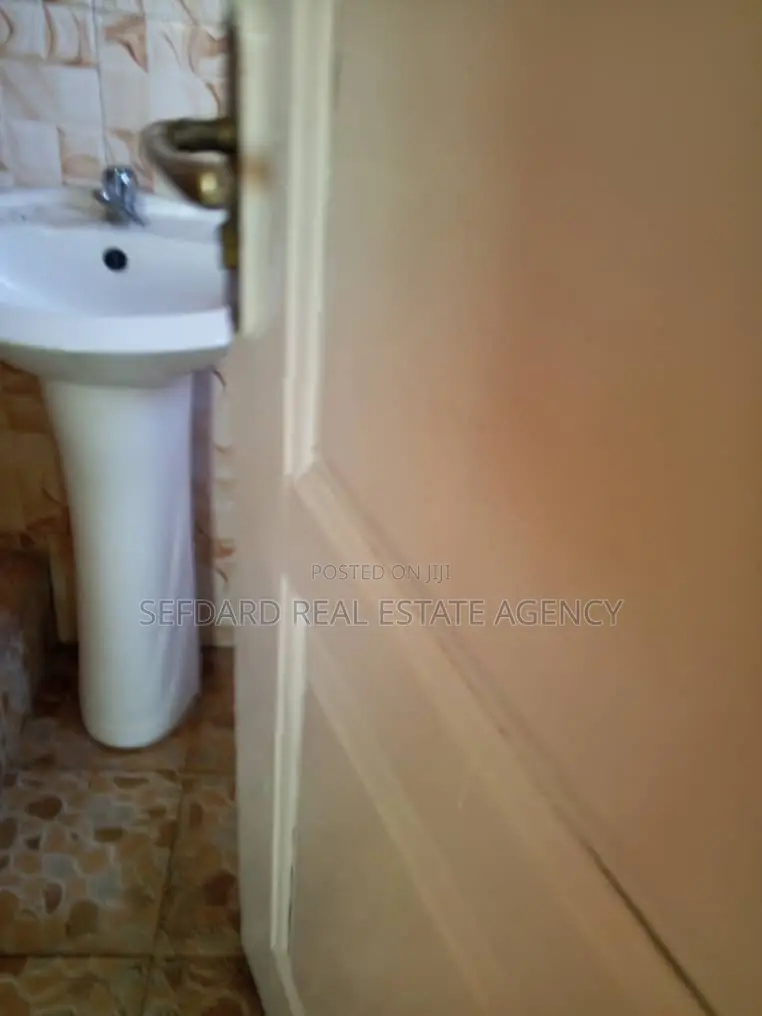2bdrm Apartment in Sefdard Properties, Pokuase for rent