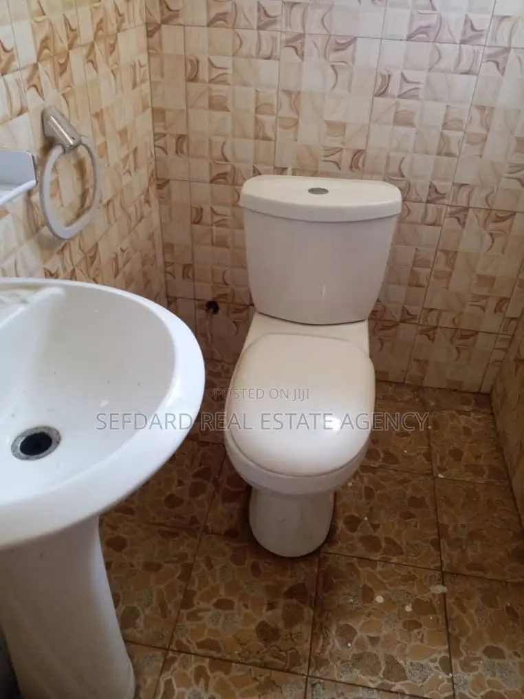 2bdrm Apartment in Sefdard Properties, Pokuase for rent