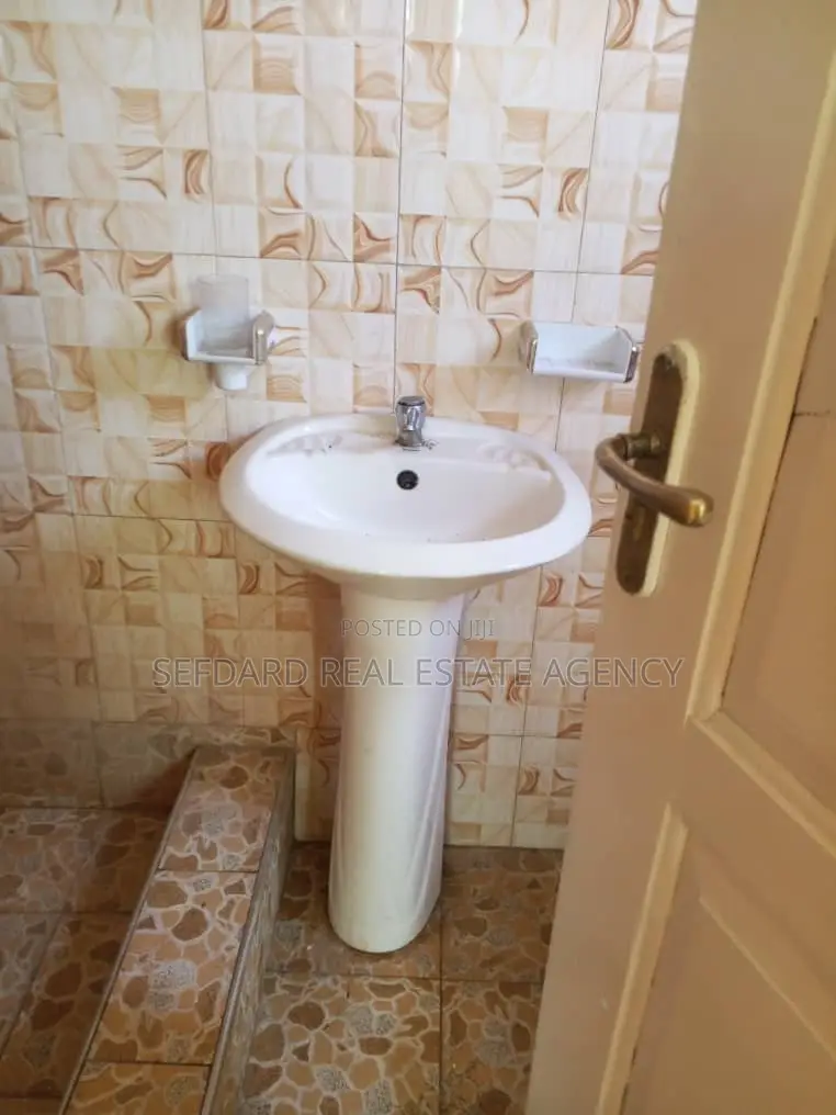 2bdrm Apartment in Sefdard Properties, Pokuase for rent