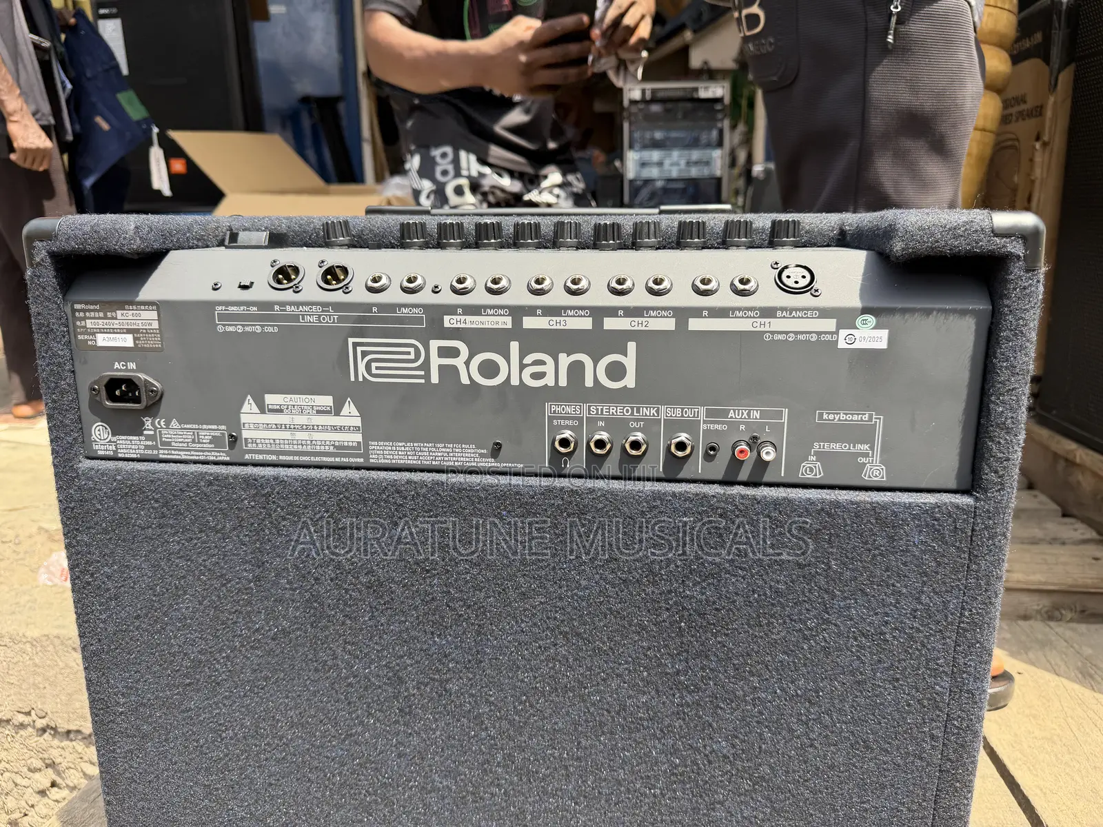 Roland Kc-600 Keyboard Amplifier 200 Watt