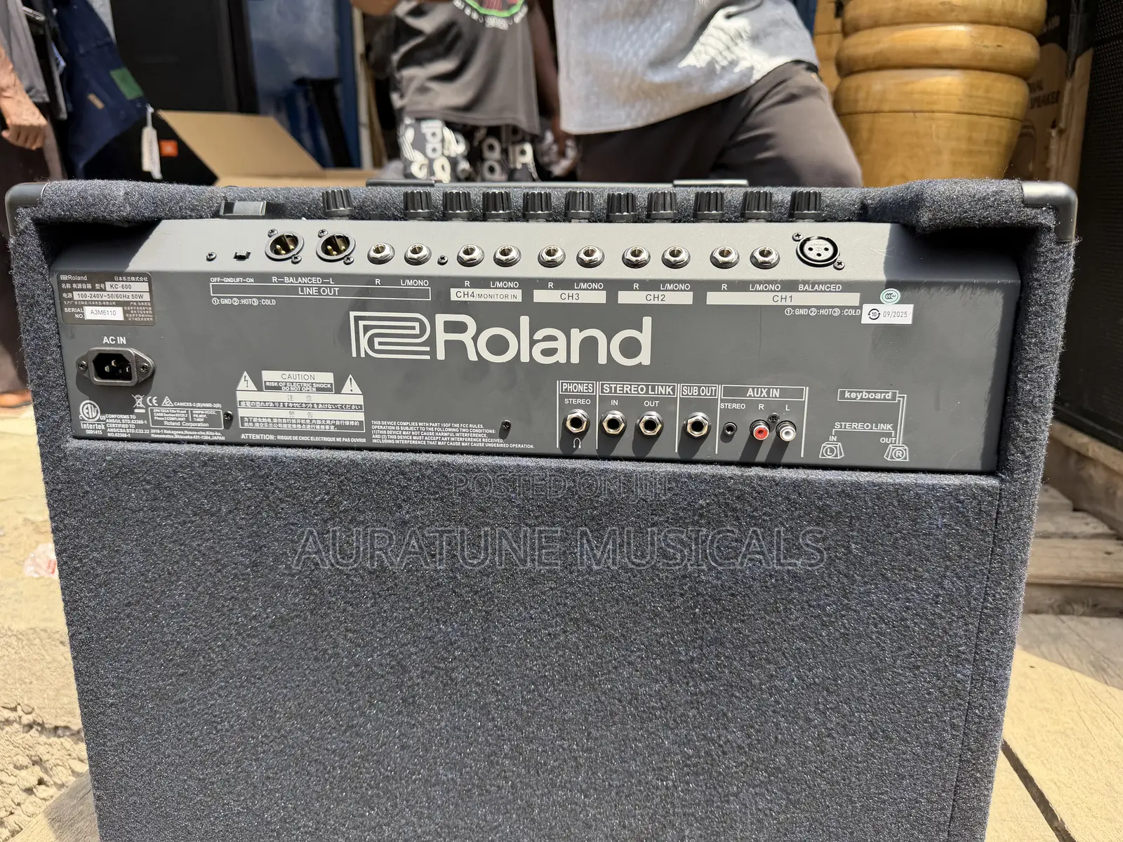Roland Kc-600 Keyboard Amplifier 200 Watt