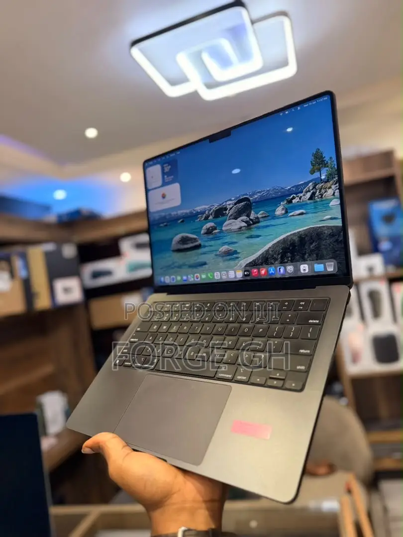 Laptop Apple MacBook Pro 2023 M3 Pro 18GB Apple M3 Pro SSD 512GB