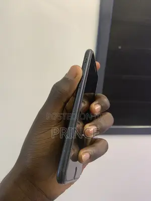 Apple iPhone SE (2022) 64 GB Black