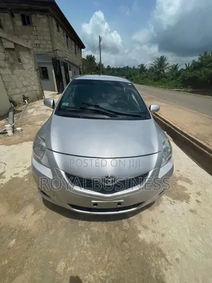 Toyota Yaris 2022 Silver