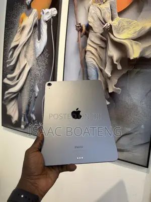 Apple iPad Air (2022) 64 GB Gray
