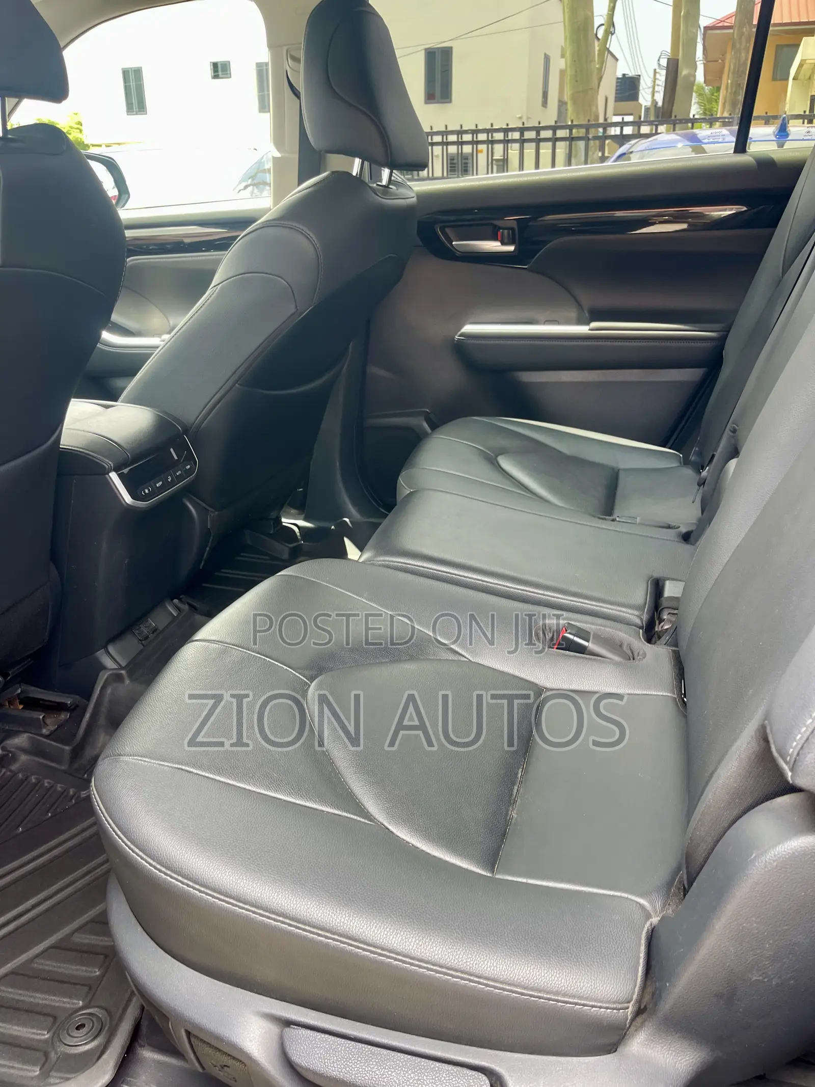 Toyota Highlander Limited AWD 2023 Black