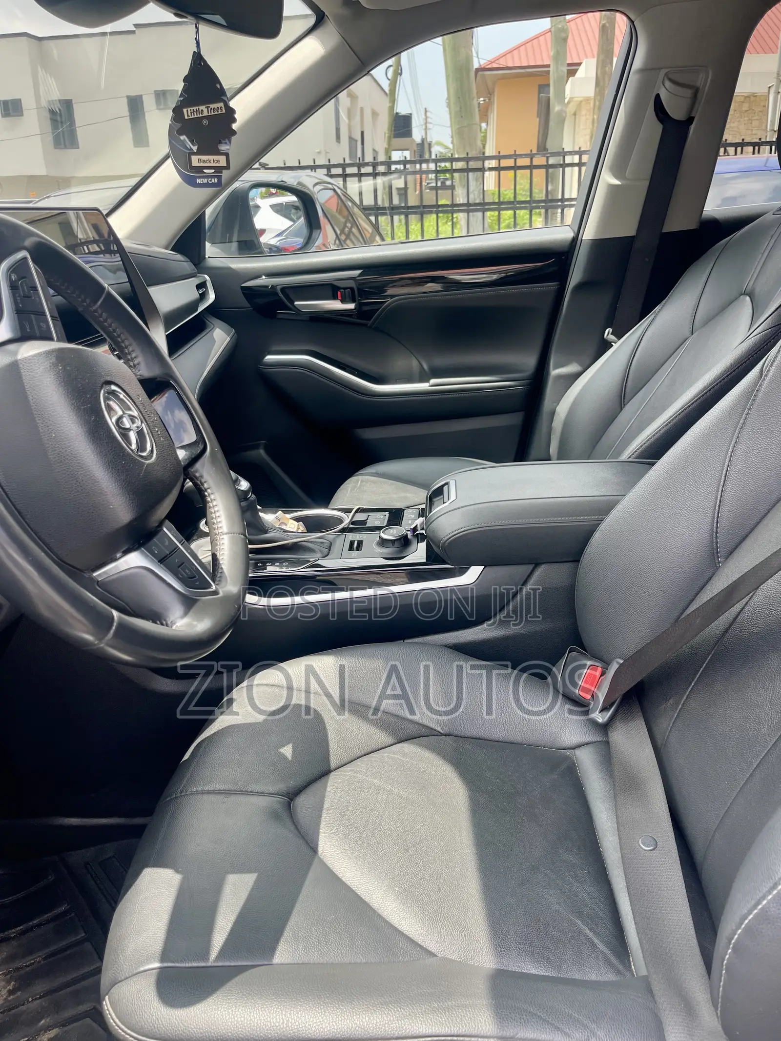 Toyota Highlander Limited AWD 2023 Black