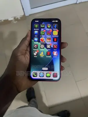 Apple iPhone 13 128 GB Red