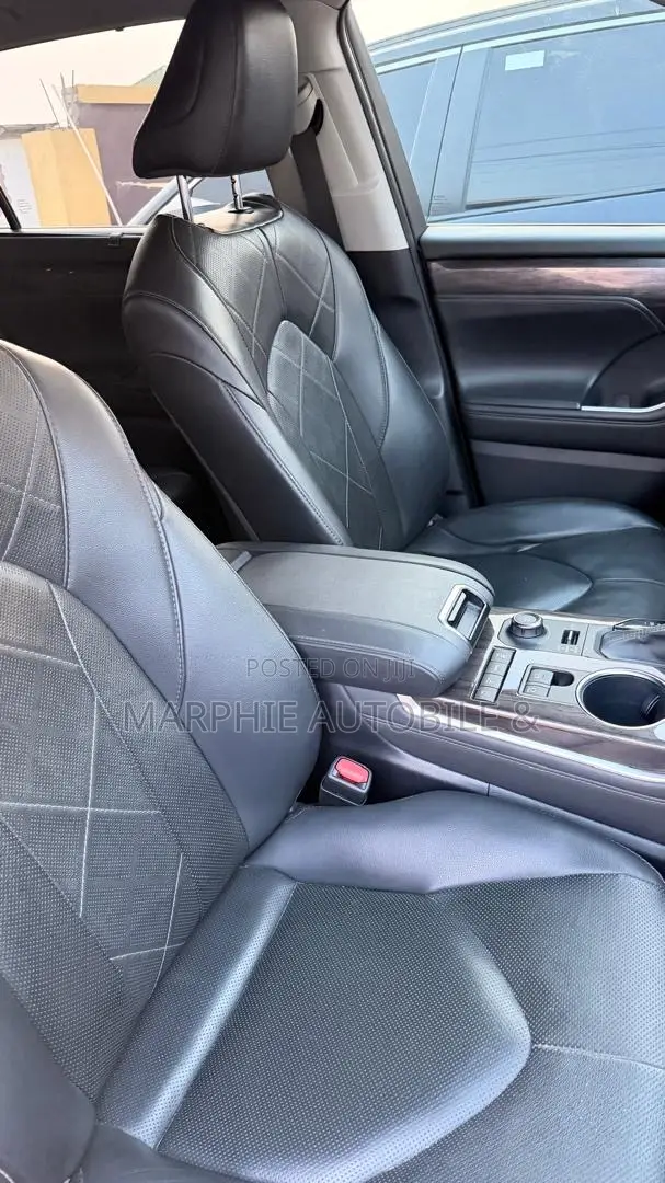 Toyota Highlander Platinum 2021 Black