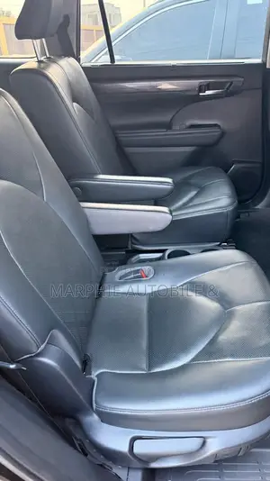 Toyota Highlander Platinum 2021 Black