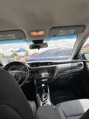 Toyota Corolla LE (1.8L 4cyl 2A) 2018 Black