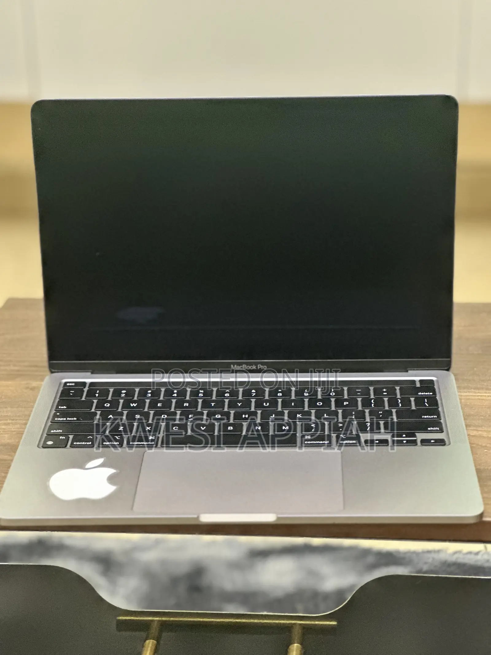 Laptop Apple MacBook Pro 2022 M2 8GB Intel Core M2 SSD 256GB