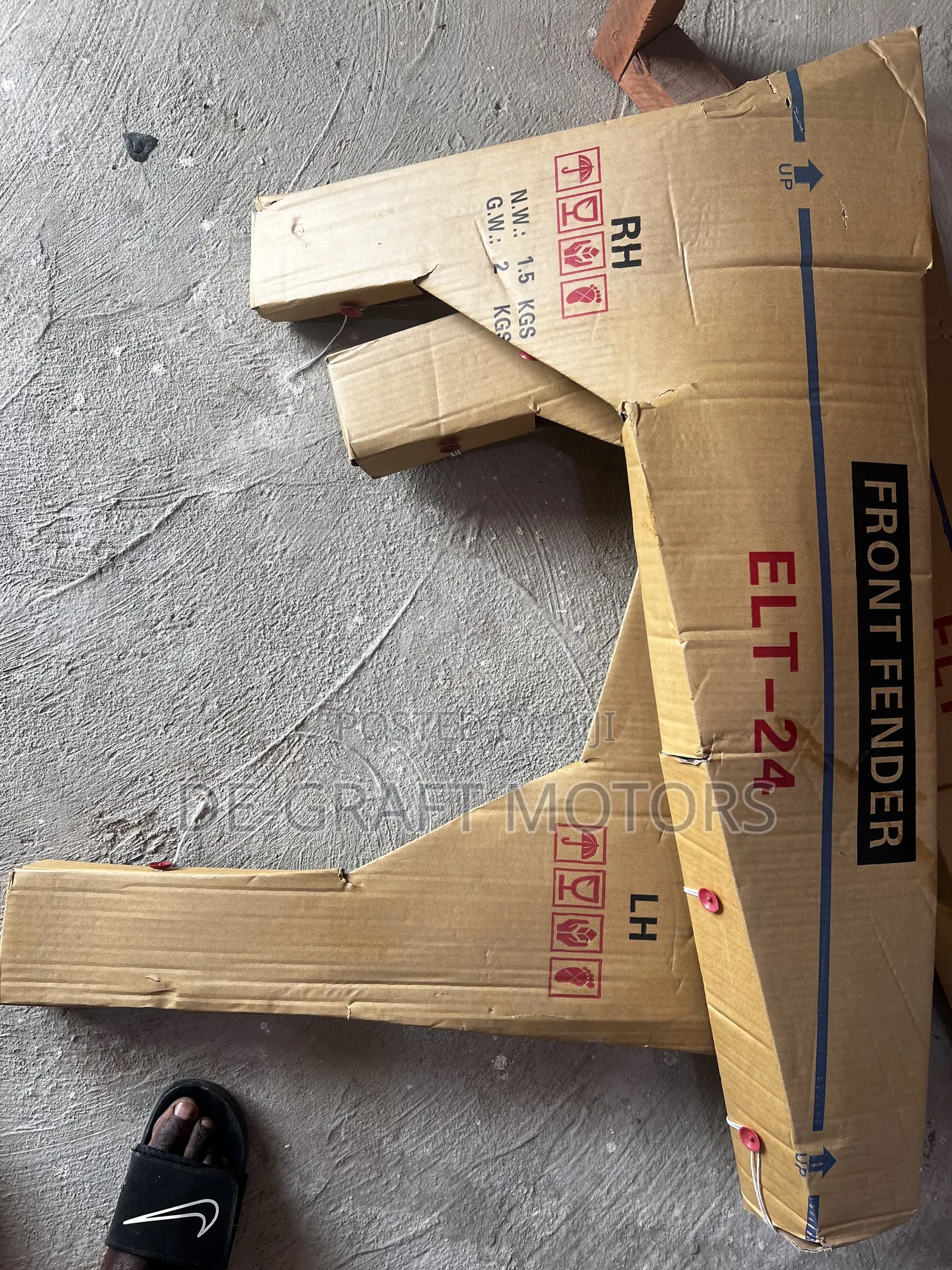 Elantra 24 Fender Pair.