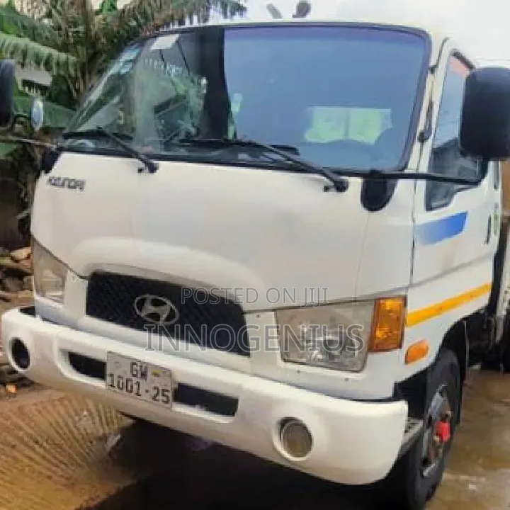 Hyundai Mighty Flatbed Truck – 2007 Model