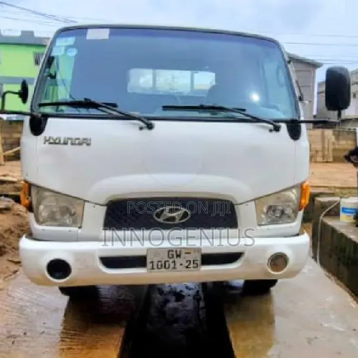 Hyundai Mighty Flatbed Truck – 2007 Model